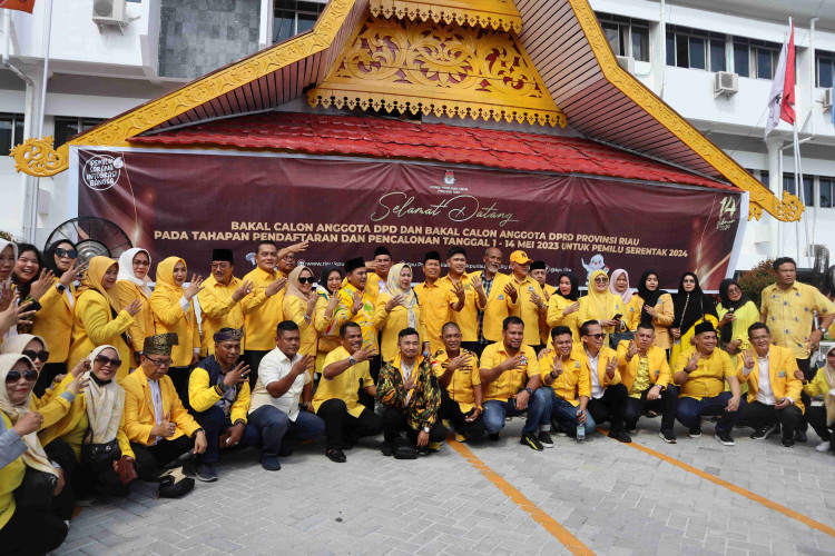 Golkar Riau Targetkan 15 Kursi DPRD Riau Resmi Daftarkan Bacaleg ke KPU